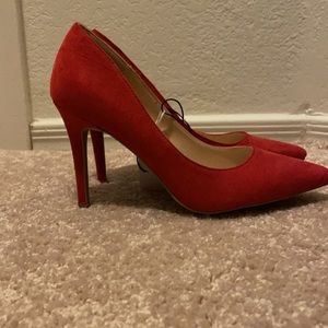 NWT Rue 21 Red Pumps